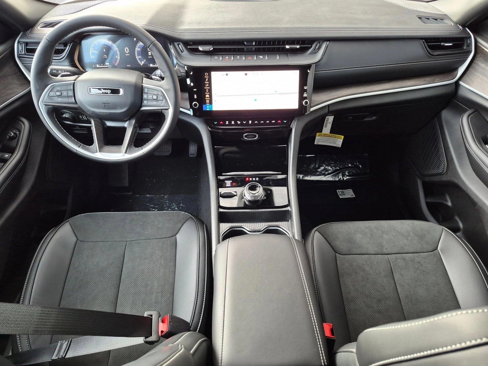Thumbnail: 2026 Jeep Grand Cherokee - 3