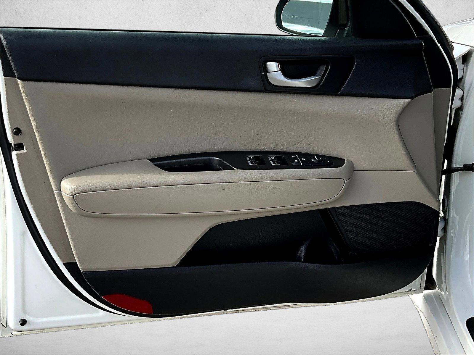 2016 Kia Optima LX - Photo 17