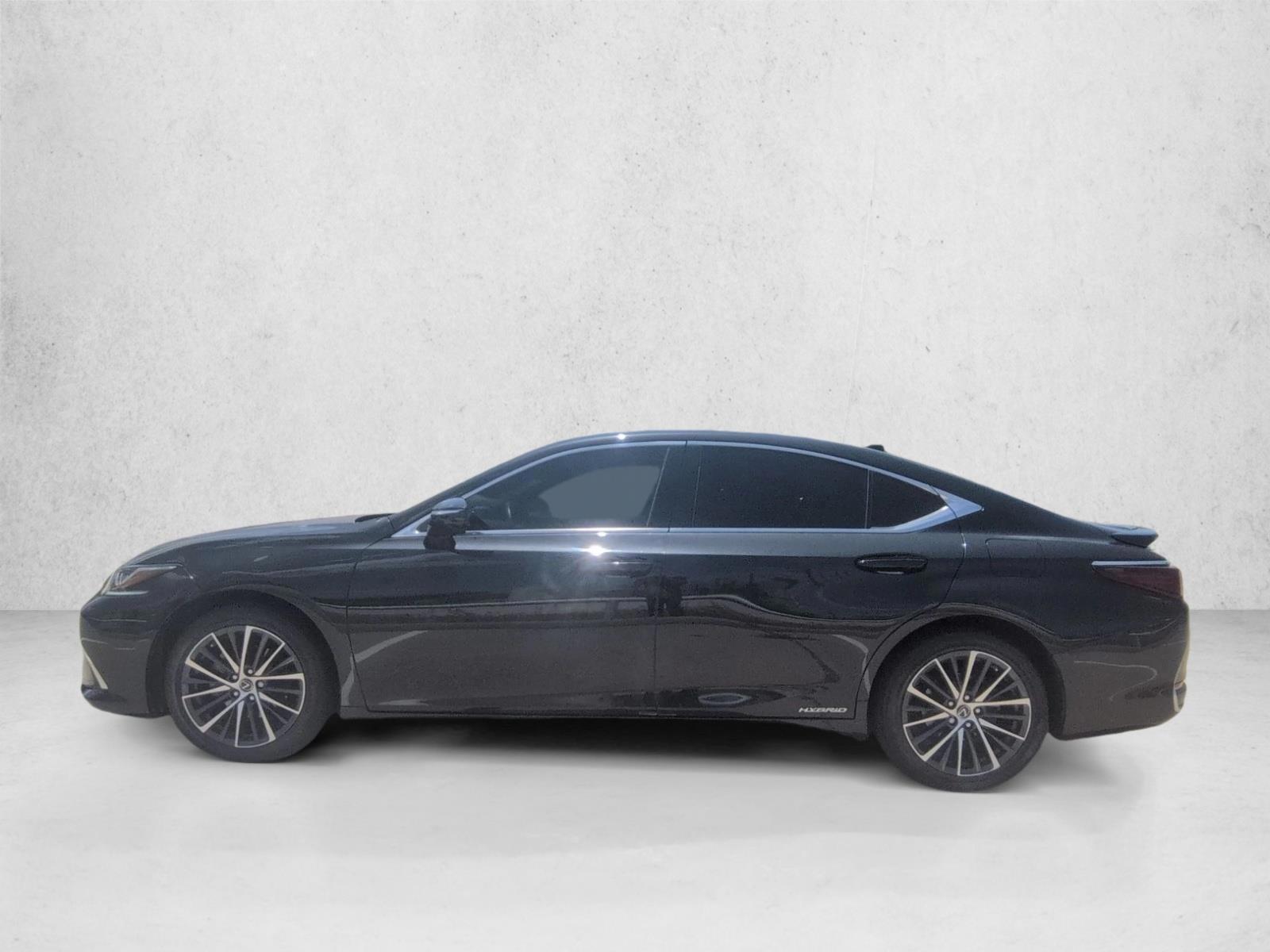 Thumbnail: 2022 Lexus ES - 2