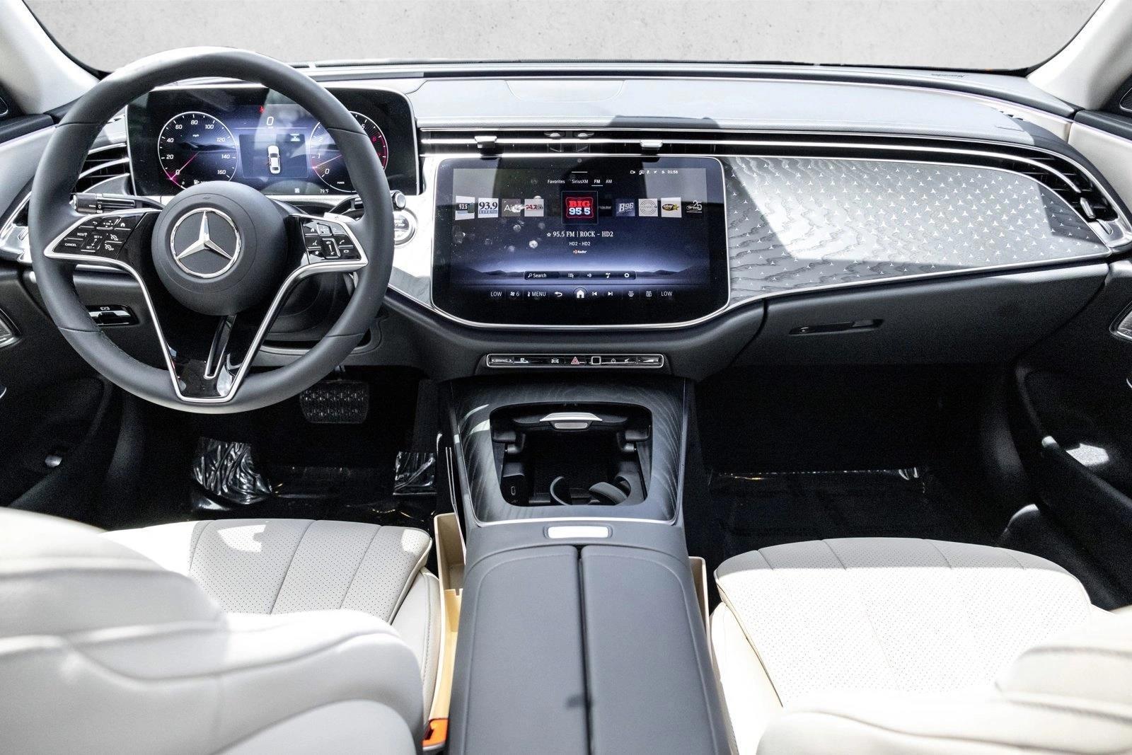 Thumbnail: 2025 Mercedes-Benz E-Class - 3