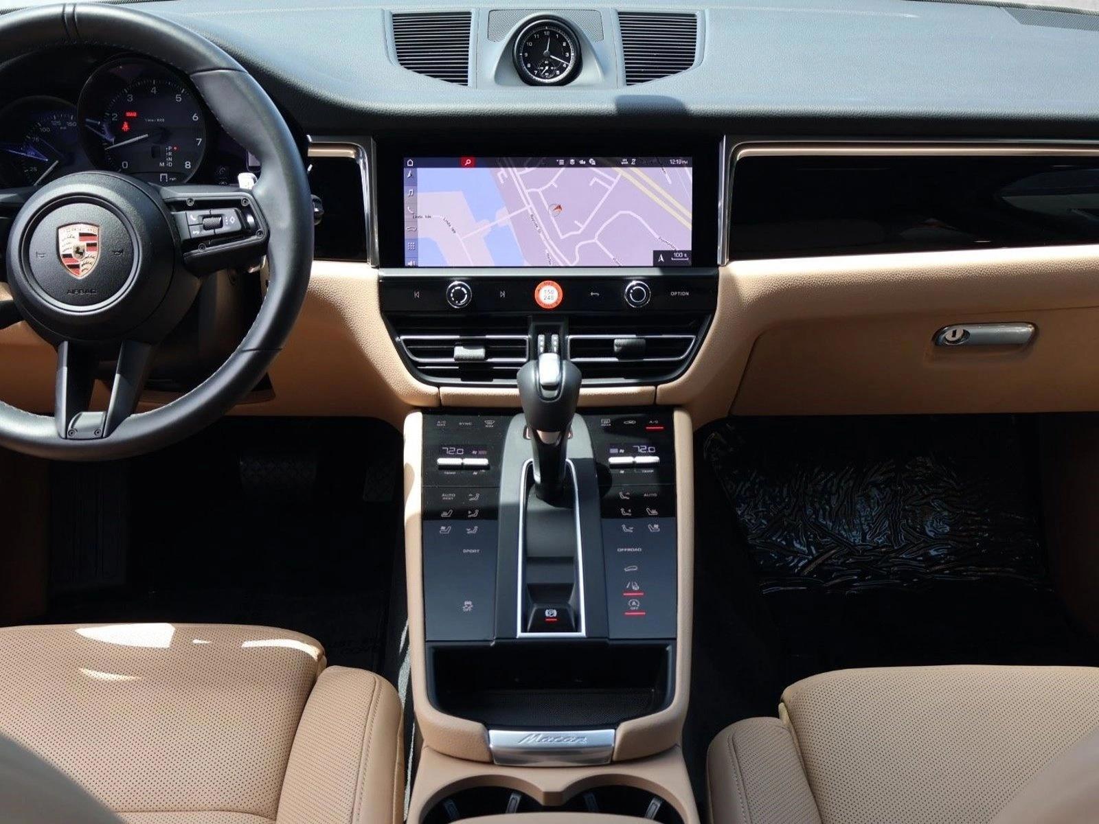 Thumbnail: 2025 Porsche Macan - 4