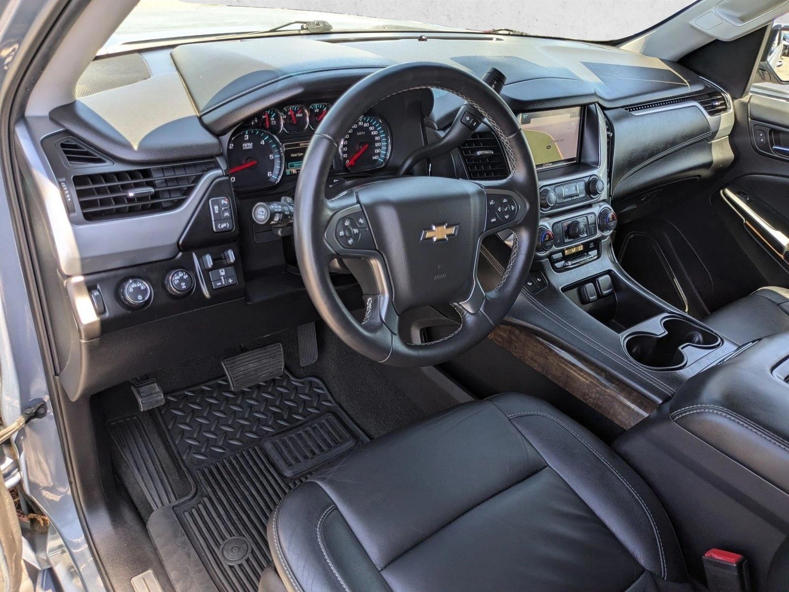 Thumbnail: 2016 Chevrolet Suburban - 3
