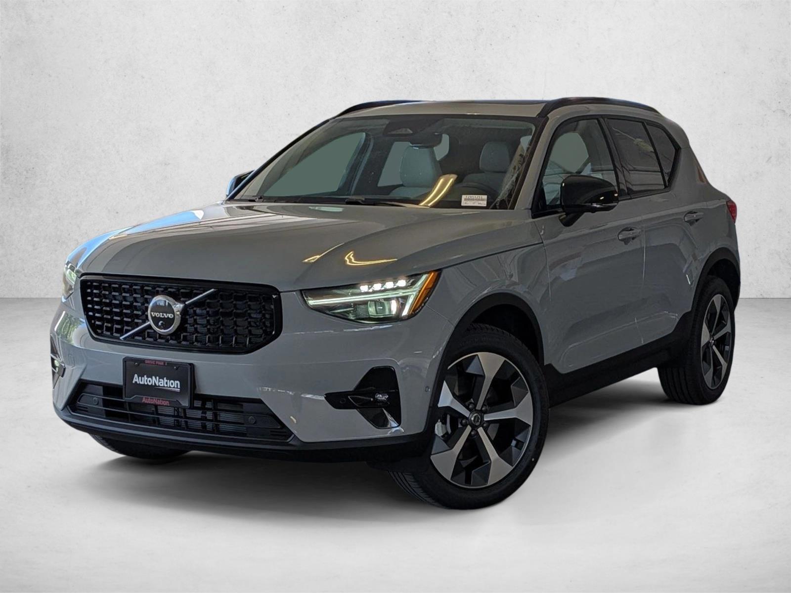 Thumbnail: 2026 Volvo XC40 - 1