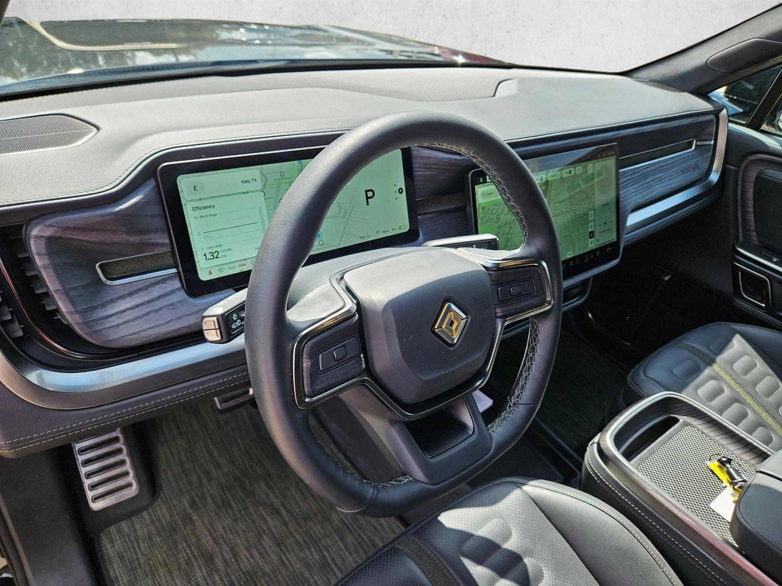 Thumbnail: 2023 Rivian R1S - 3