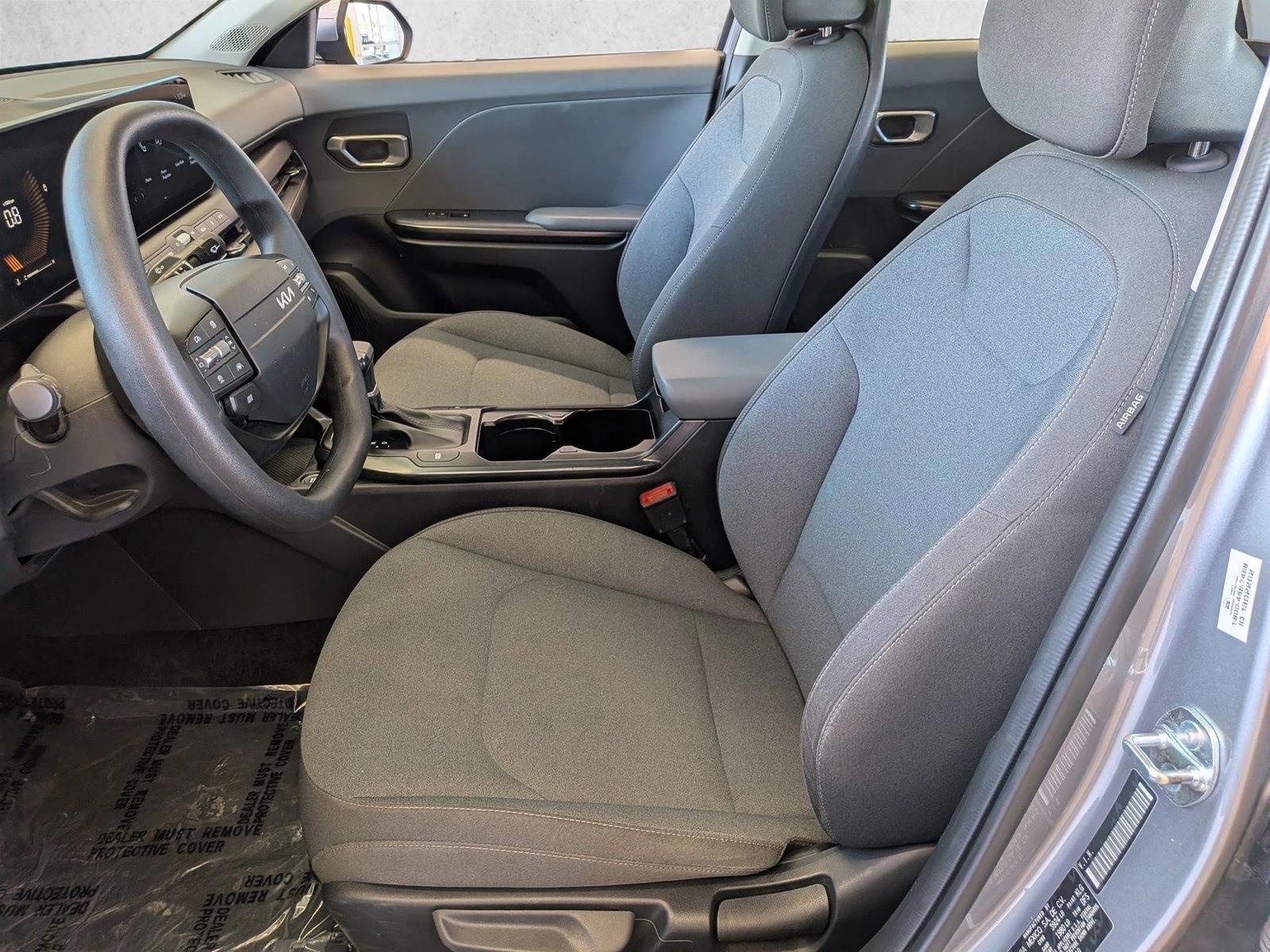 2025 Kia K4 LXS - Photo 21