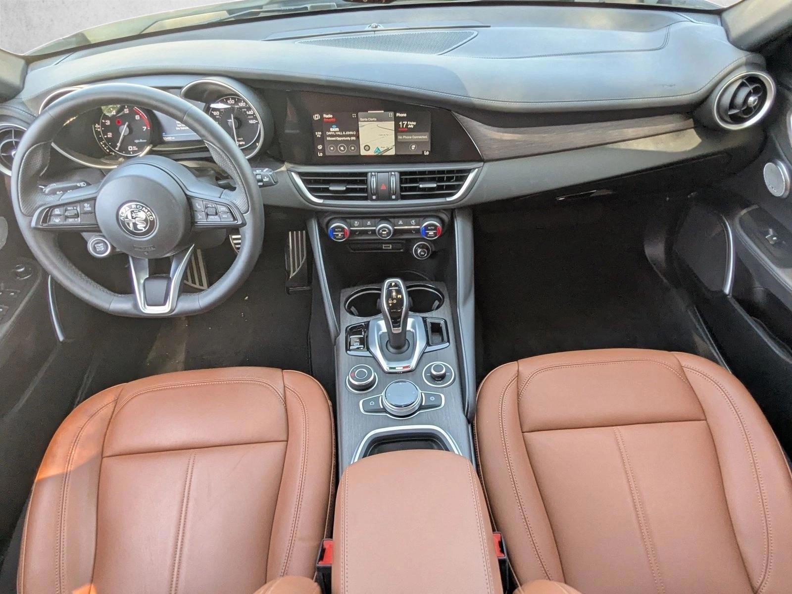 Thumbnail: 2022 Alfa Romeo Giulia - 4