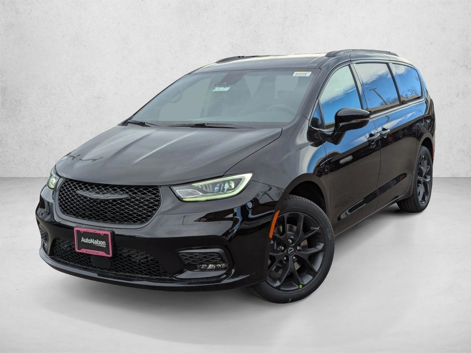Thumbnail: 2026 Chrysler Pacifica - 1