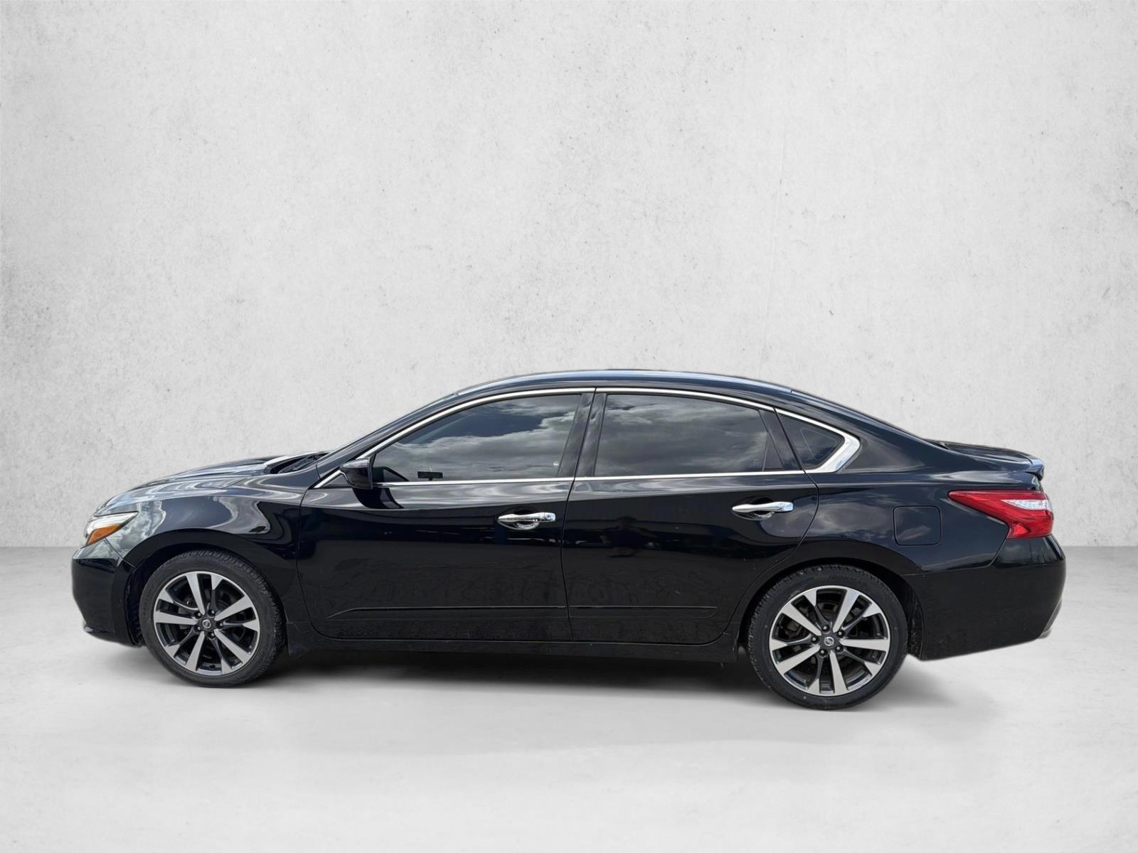 Thumbnail: 2016 Nissan Altima - 2
