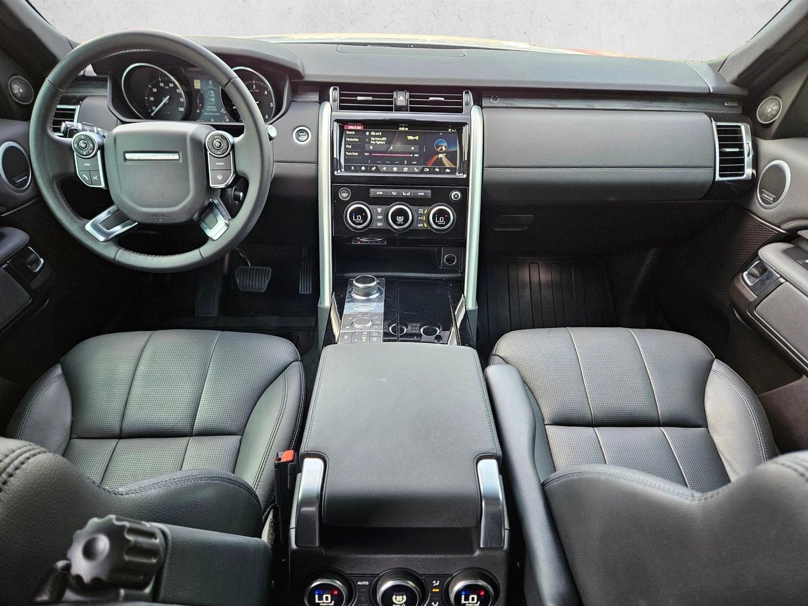 Thumbnail: 2017 Land Rover Discovery - 4