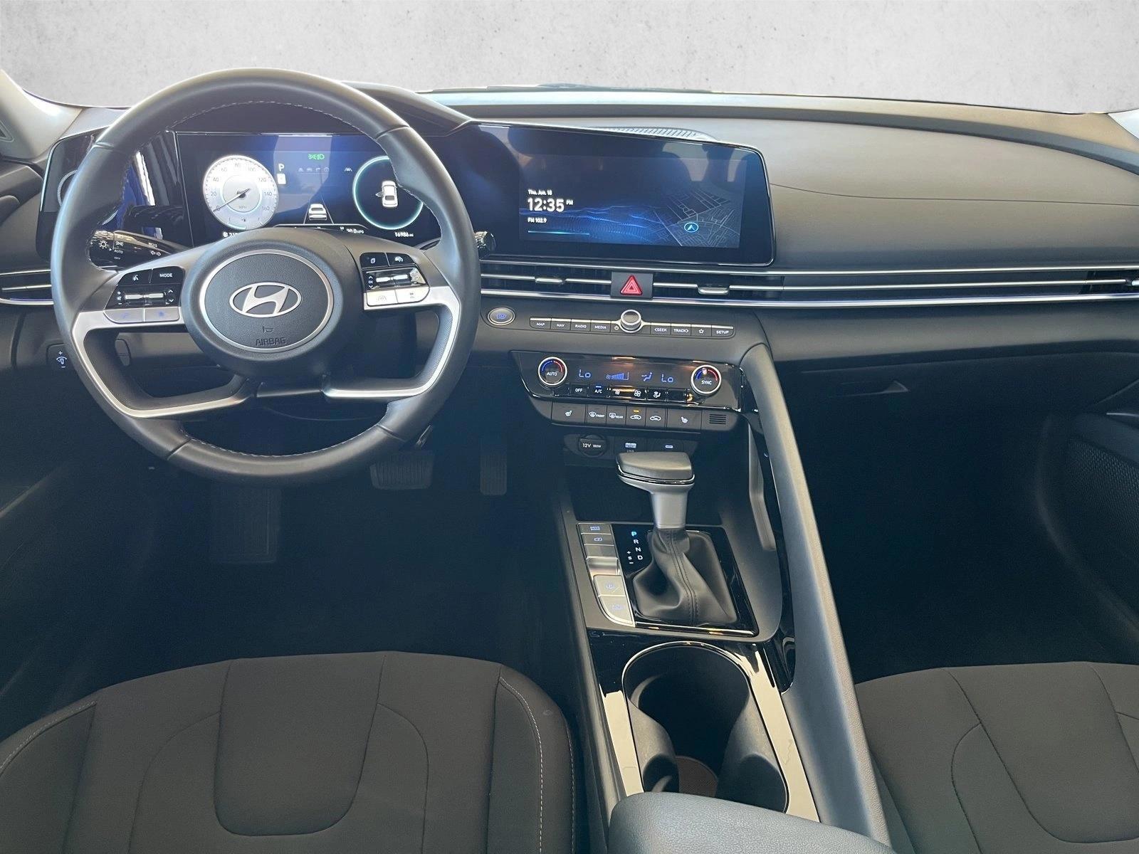 Thumbnail: 2025 Hyundai Elantra - 3