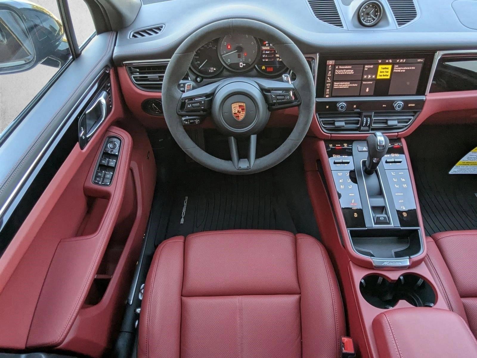 Thumbnail: 2026 Porsche Macan - 4