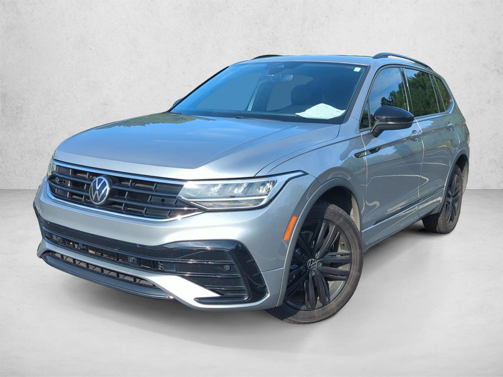 Thumbnail: 2022 Volkswagen Tiguan - 1