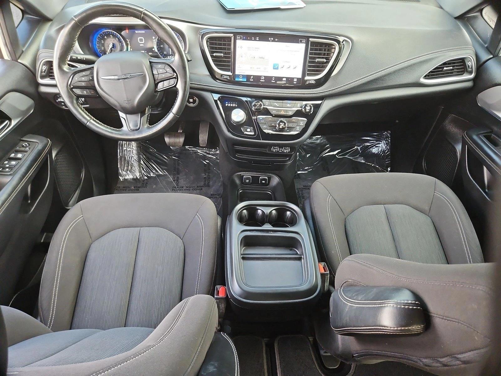 Thumbnail: 2021 Chrysler Pacifica - 3