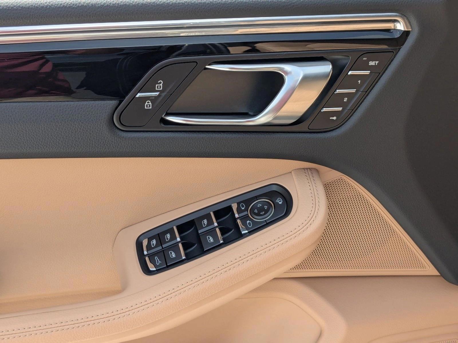 2026 Porsche Macan Base - Photo 13