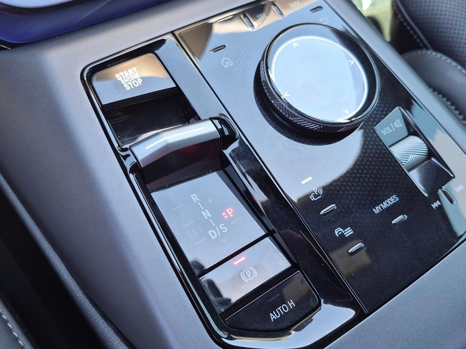 2026 BMW X3 30 - Photo 12