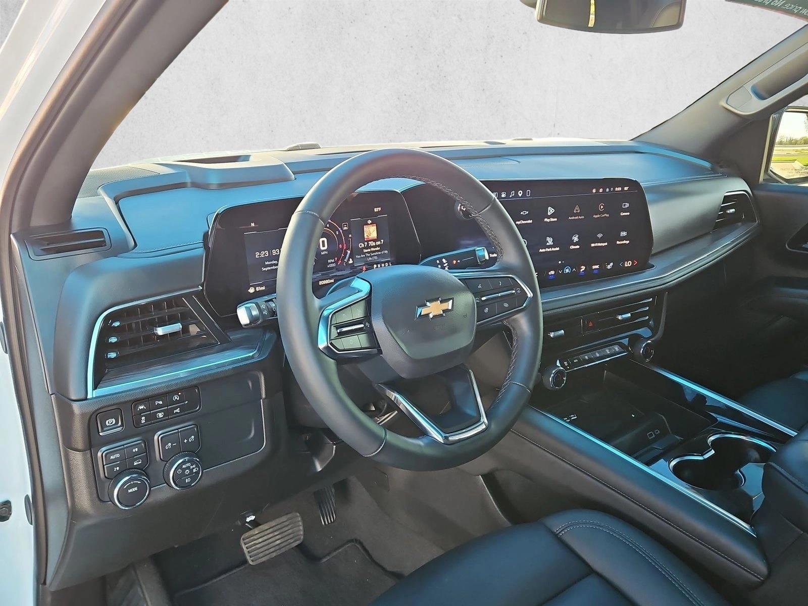 Thumbnail: 2025 Chevrolet Suburban - 3