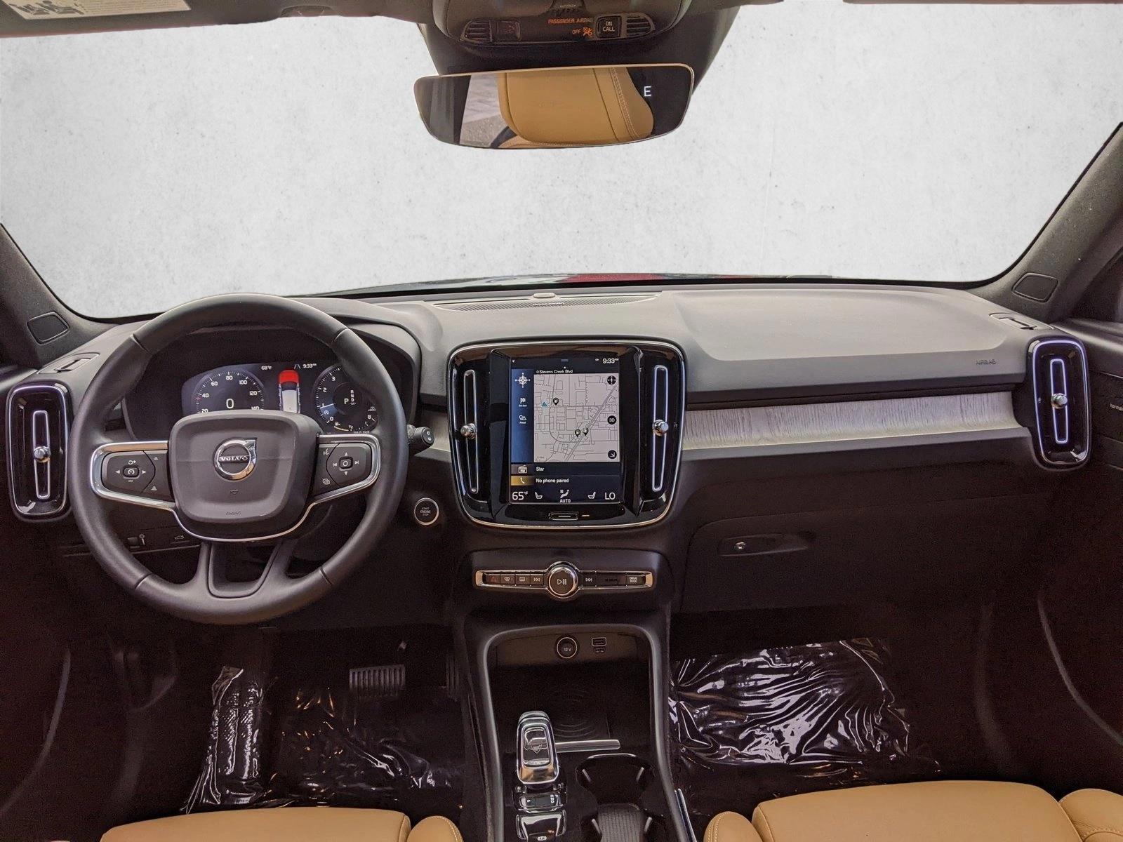 Thumbnail: 2019 Volvo XC40 - 3