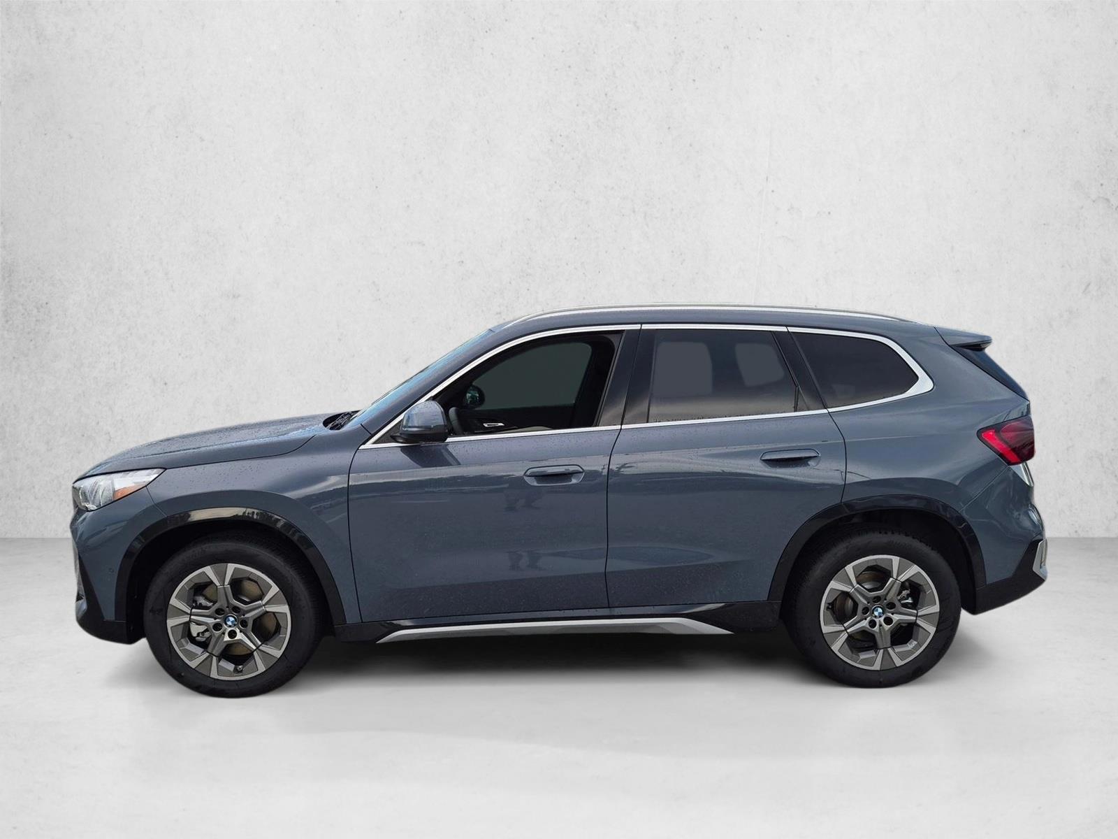 Thumbnail: 2027 BMW X1 - 2