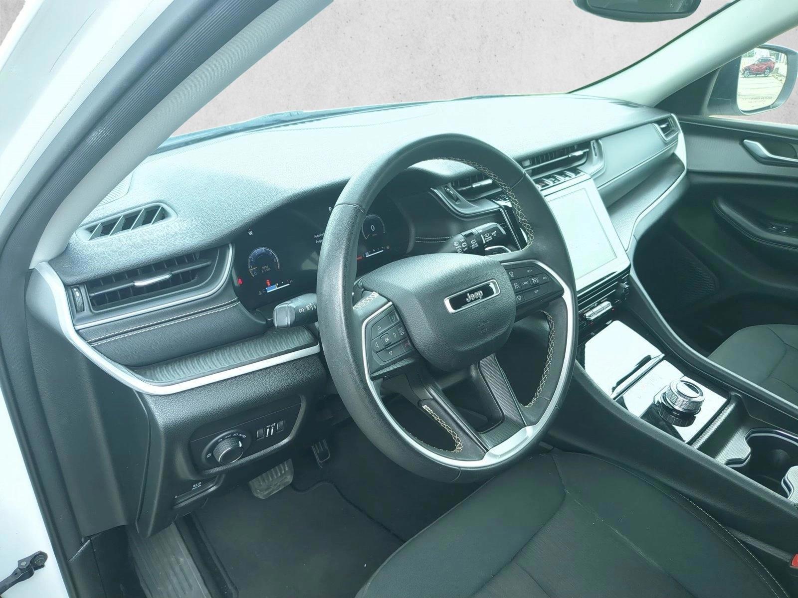 Thumbnail: 2023 Jeep Grand Cherokee - 3