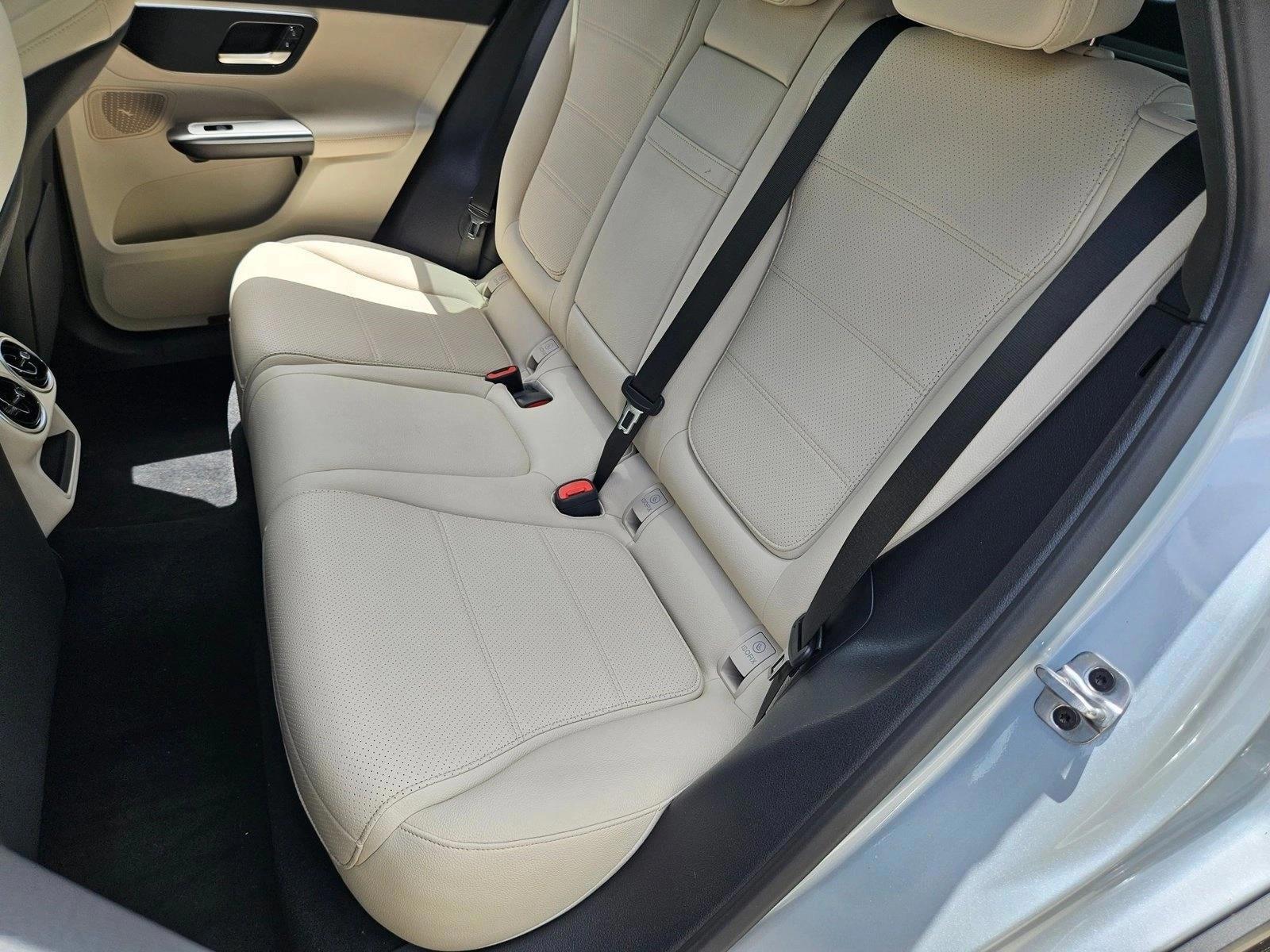 2026 Mercedes-Benz GLC Base - Photo 17