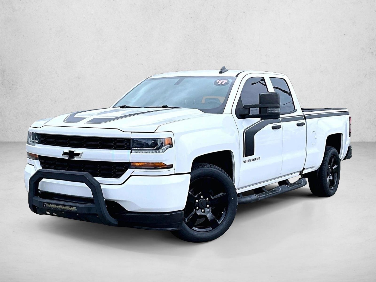 Thumbnail: 2017 Chevrolet Silverado 1500 - 1