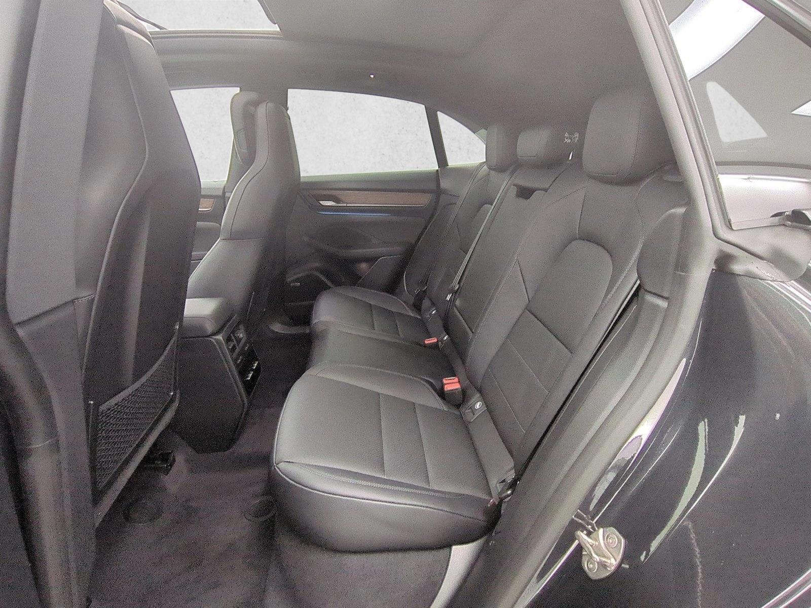2026 Porsche Macan Base - Photo 16