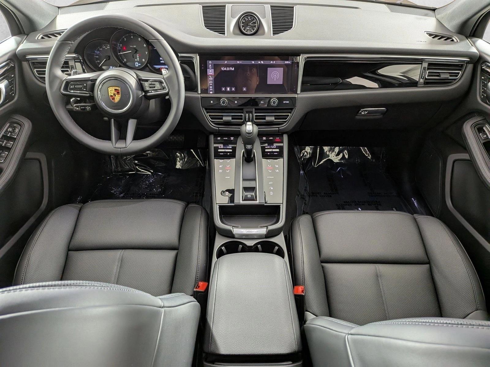 Thumbnail: 2026 Porsche Macan - 6