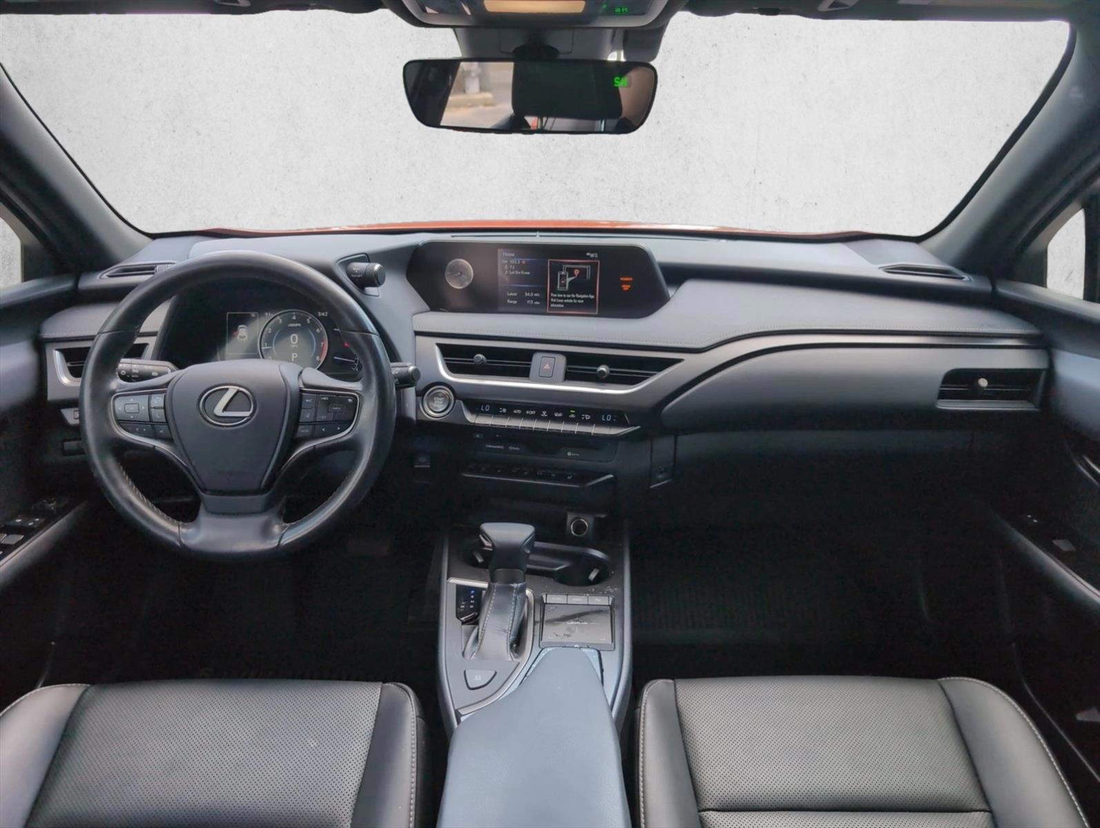 Thumbnail: 2019 Lexus UX - 3