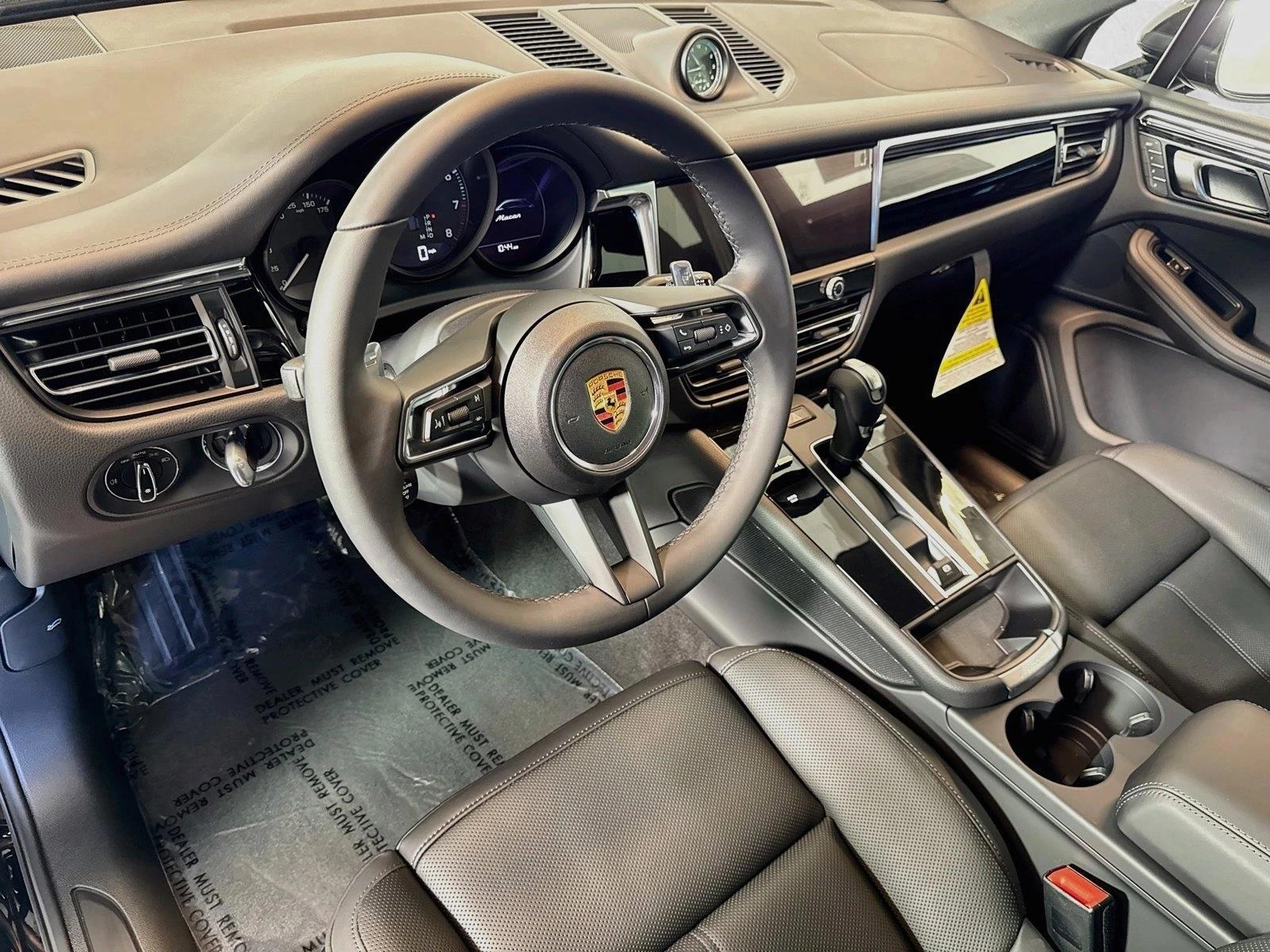 Thumbnail: 2026 Porsche Macan - 3