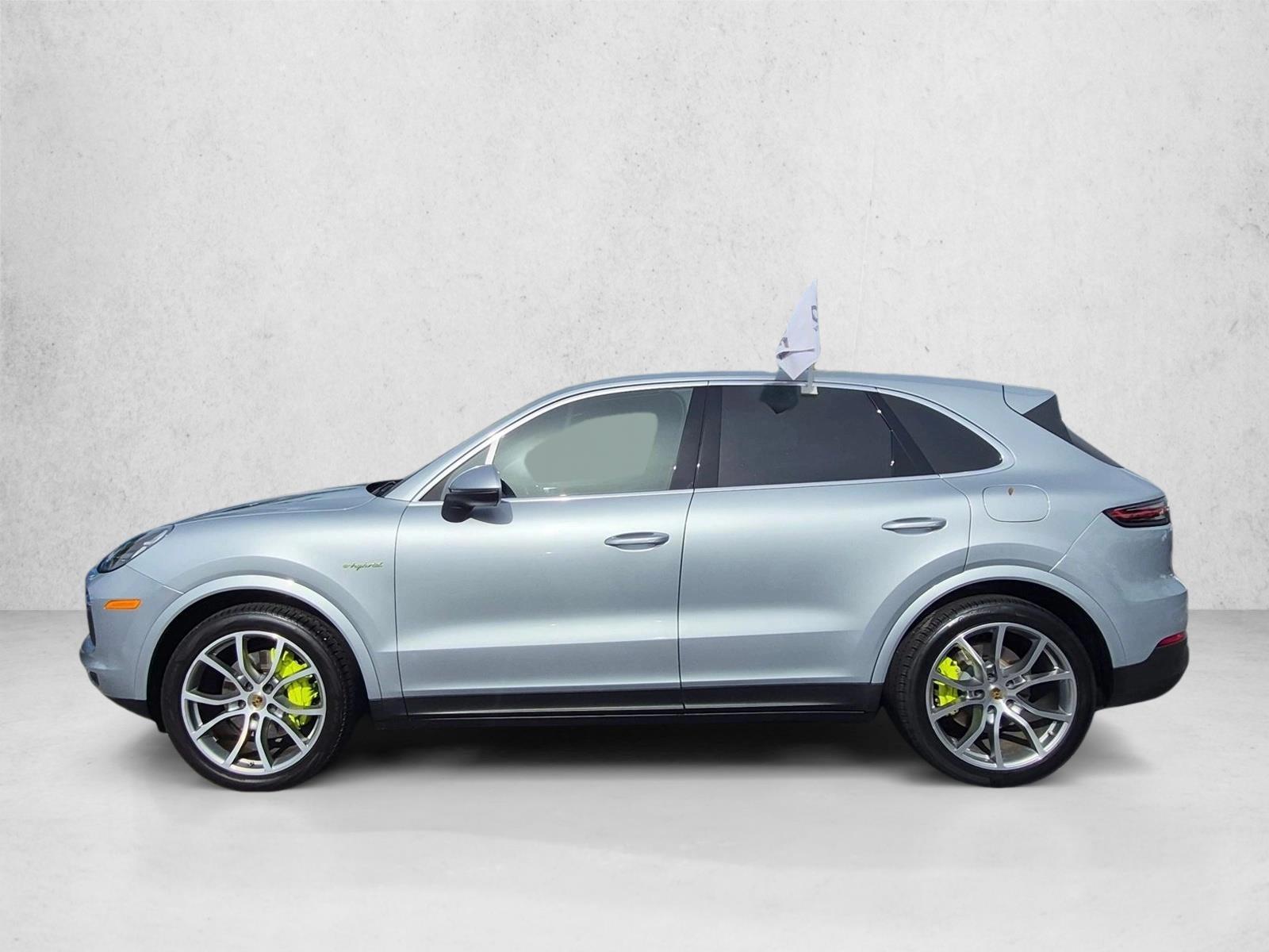 Thumbnail: 2020 Porsche Cayenne - 2