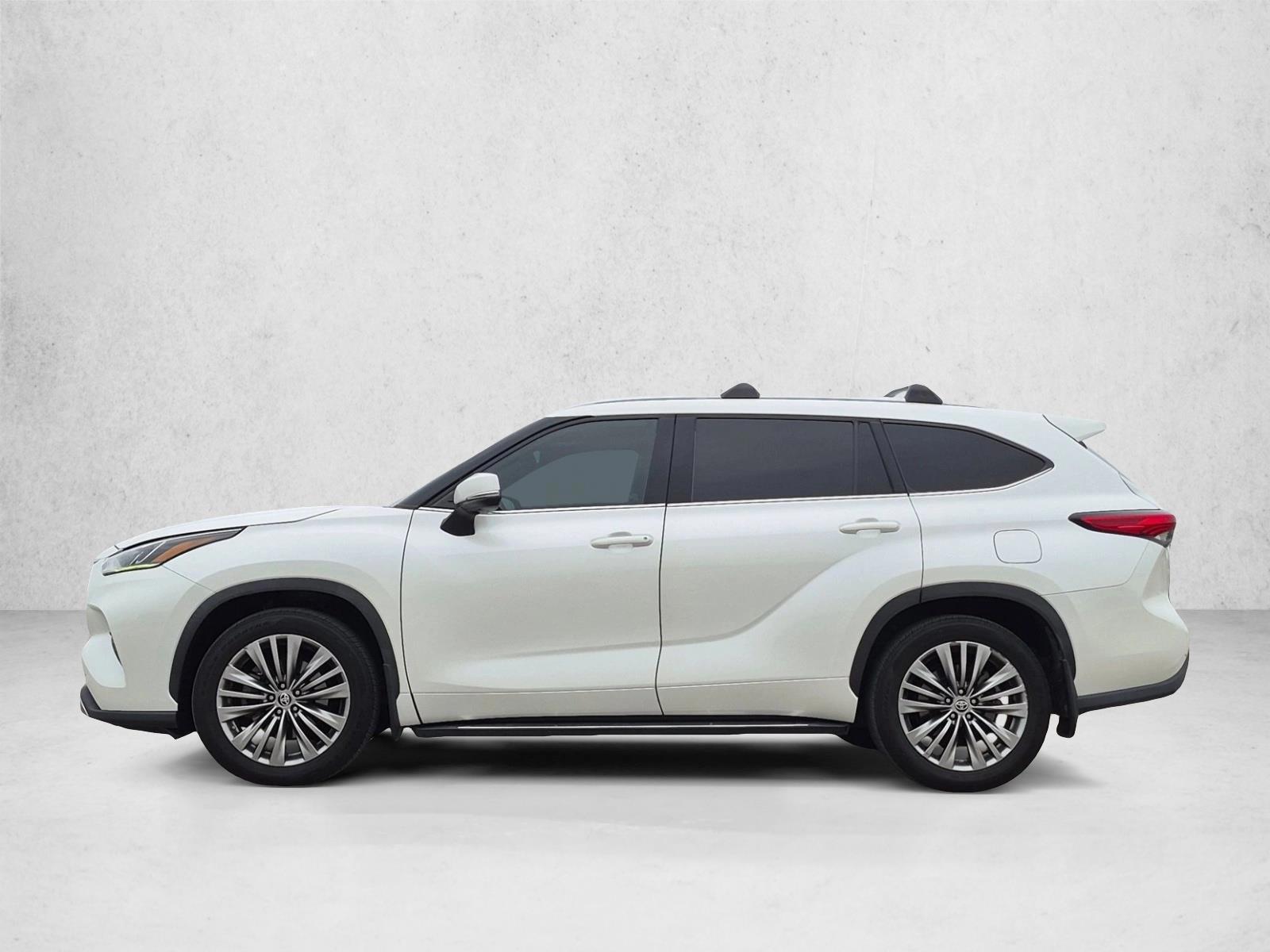 Thumbnail: 2021 Toyota Highlander - 2