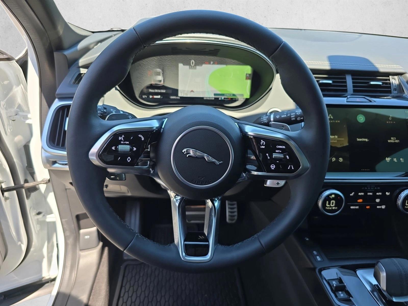 2024 Jaguar E-Pace R-DYNAMIC SE - Photo 18