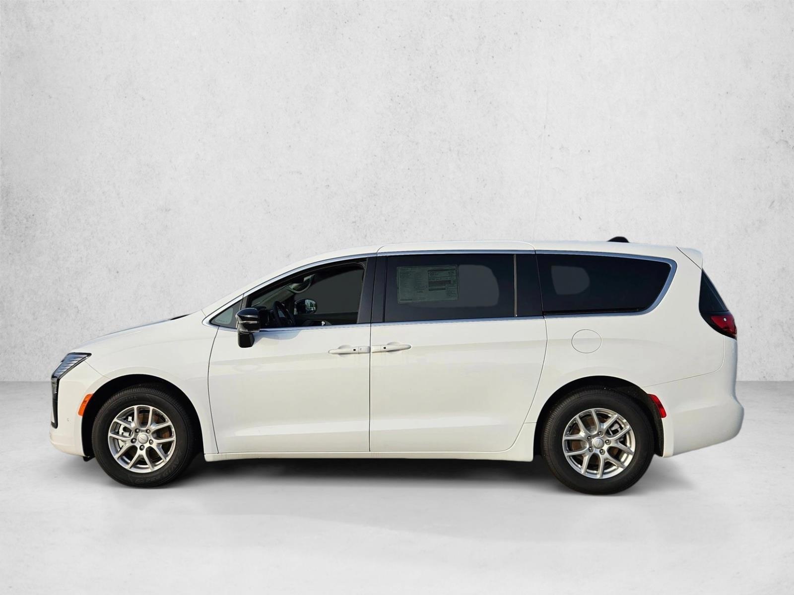 Thumbnail: 2027 Chrysler Pacifica - 2