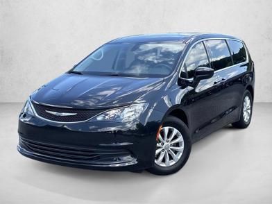 2017 Chrysler Pacifica Touring -
                  Buford, GA