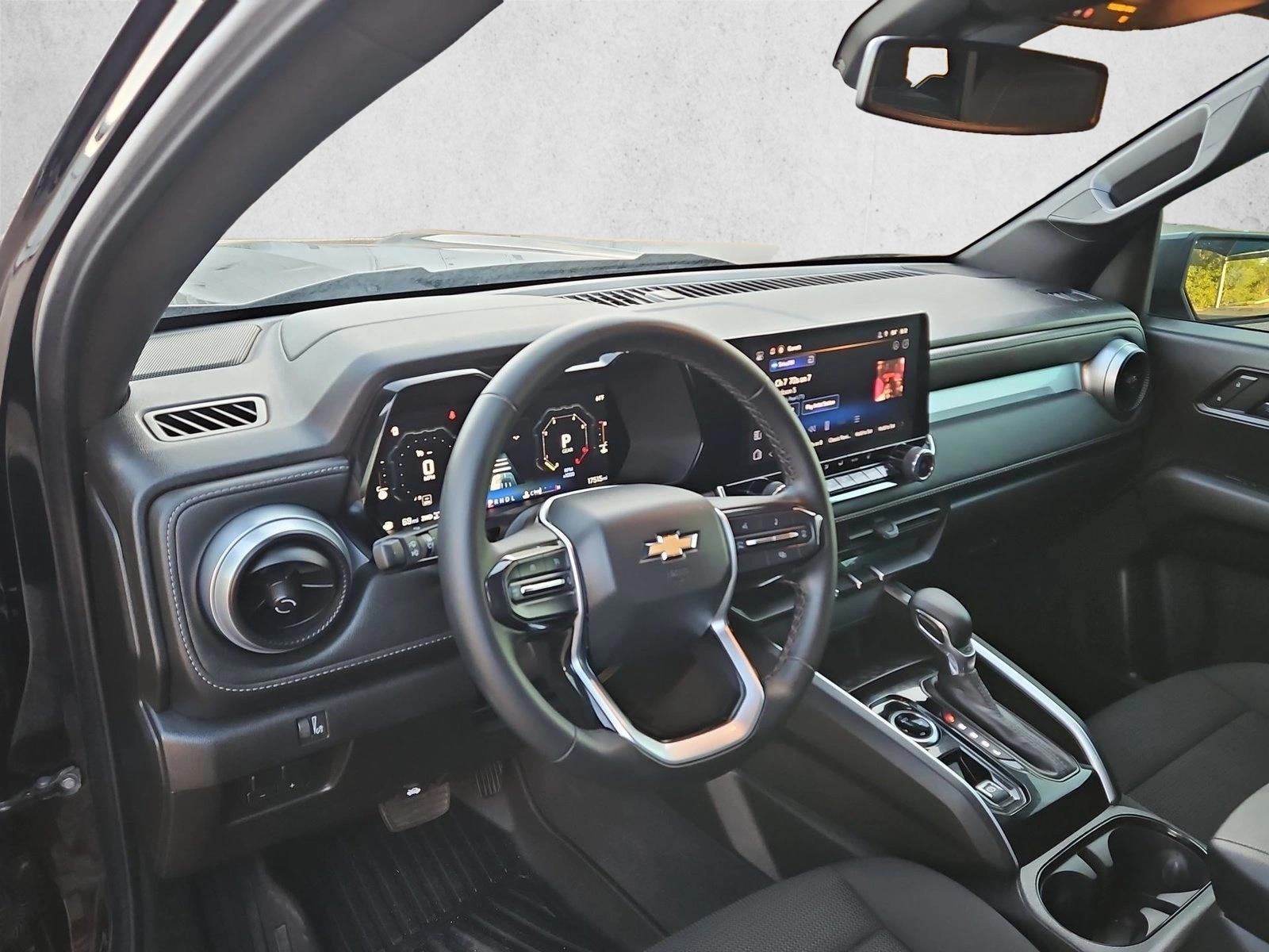 Thumbnail: 2025 Chevrolet Colorado - 3