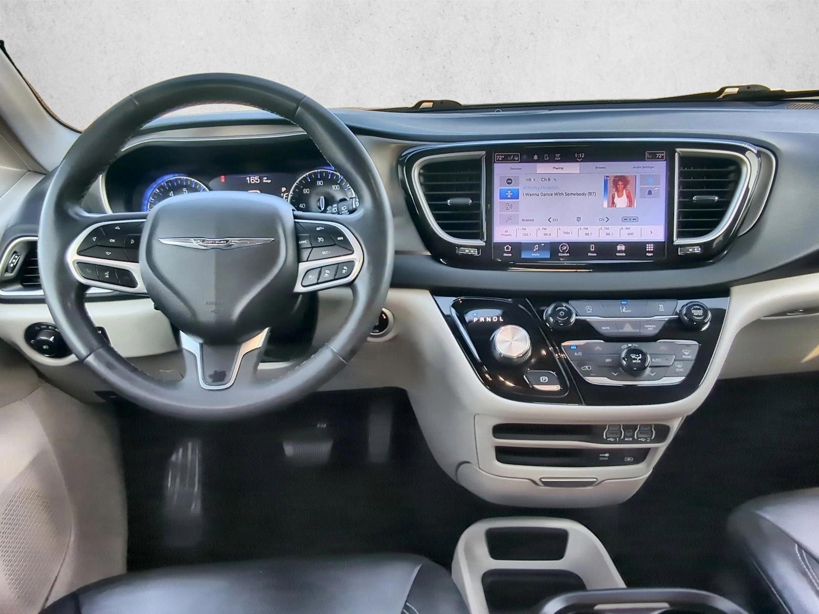 Thumbnail: 2022 Chrysler Pacifica - 3