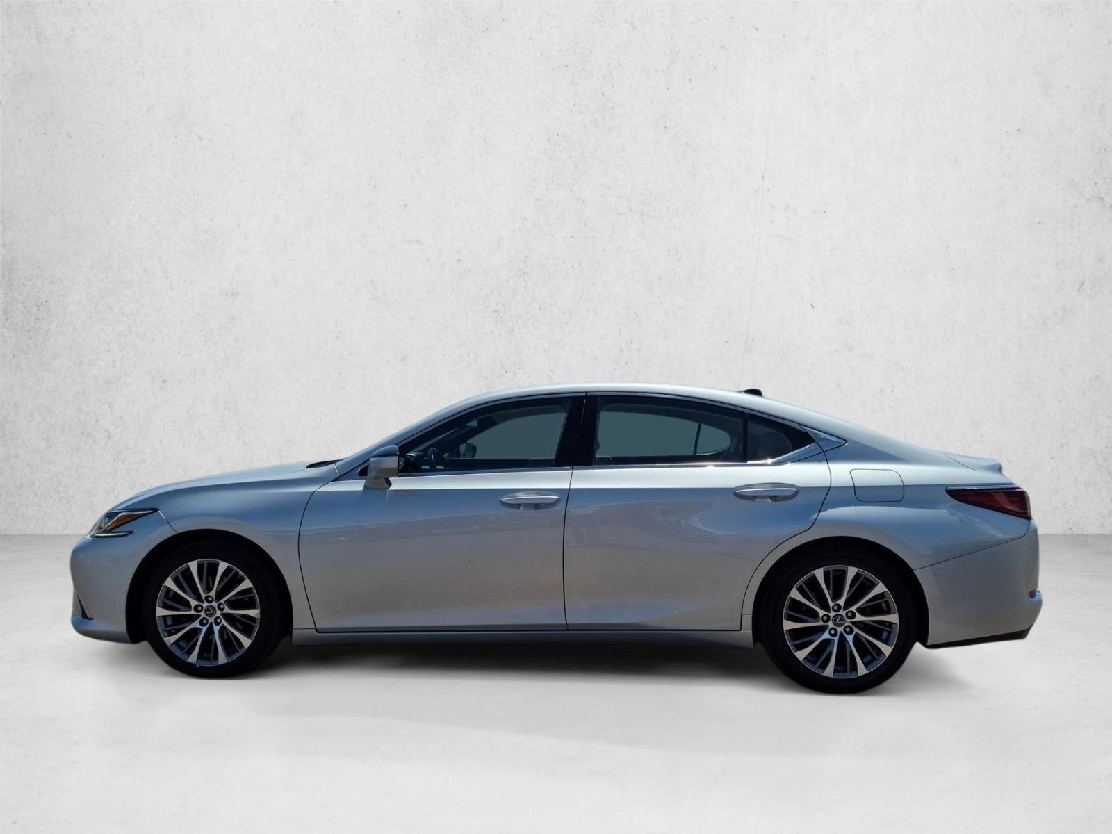 Thumbnail: 2020 Lexus ES - 2