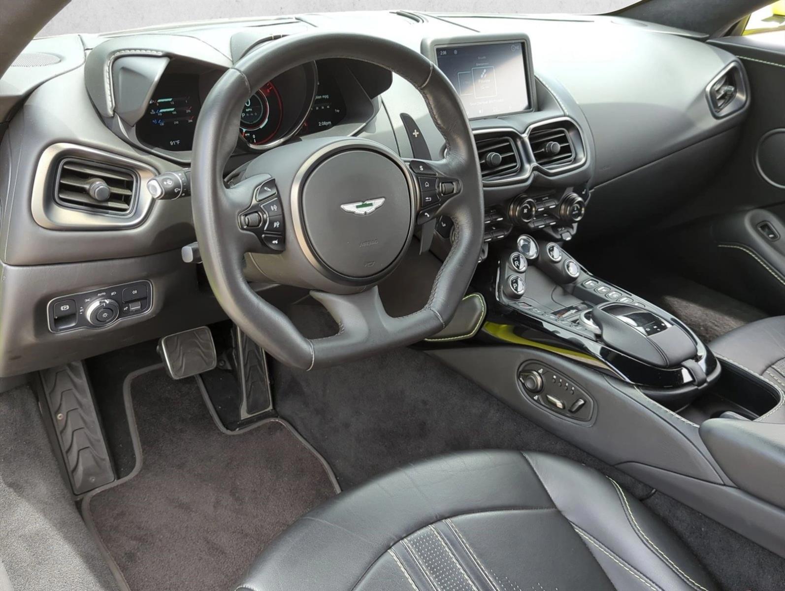 Thumbnail: 2020 Aston Martin Vantage - 3