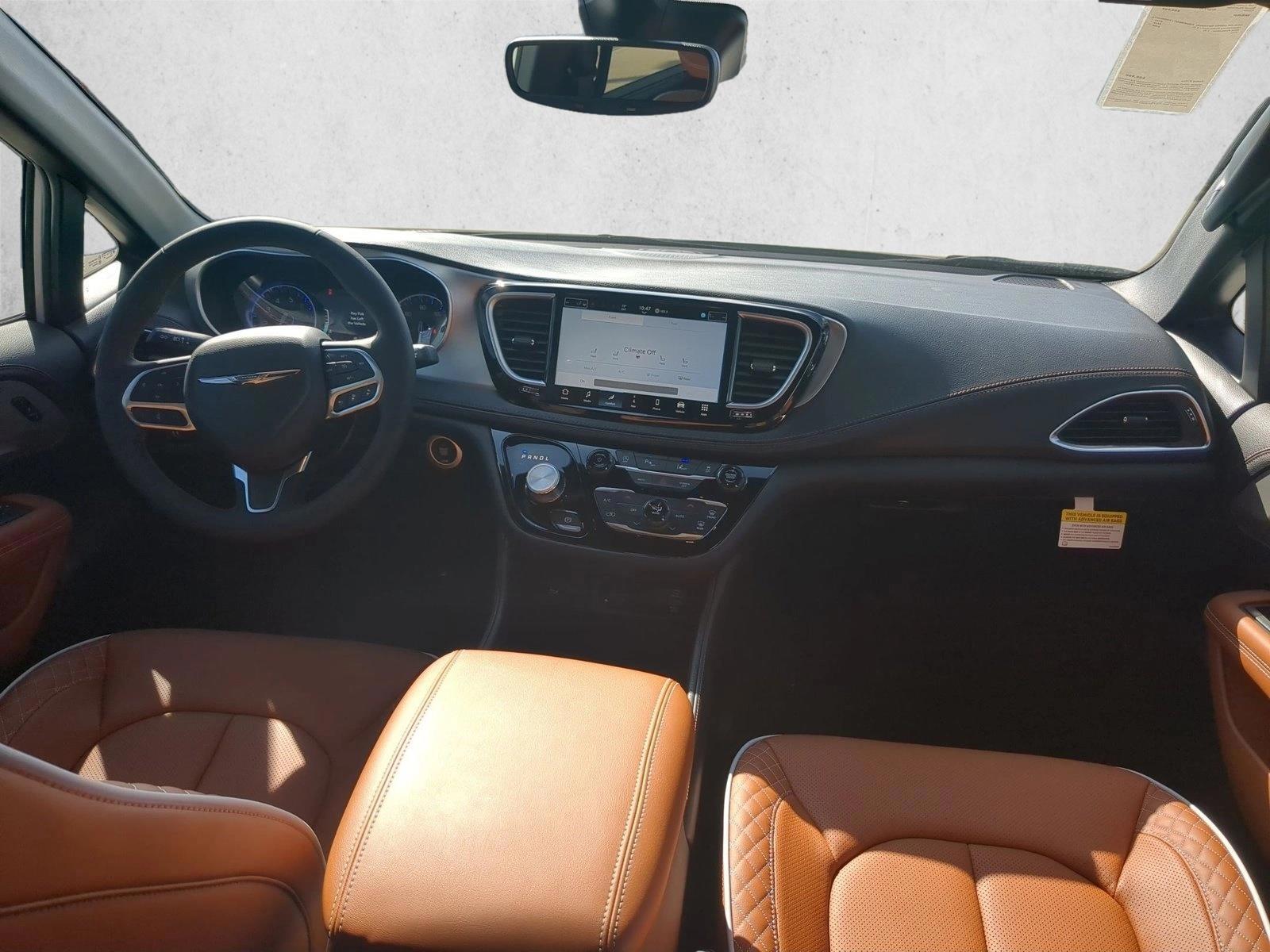 Thumbnail: 2026 Chrysler Pacifica - 2
