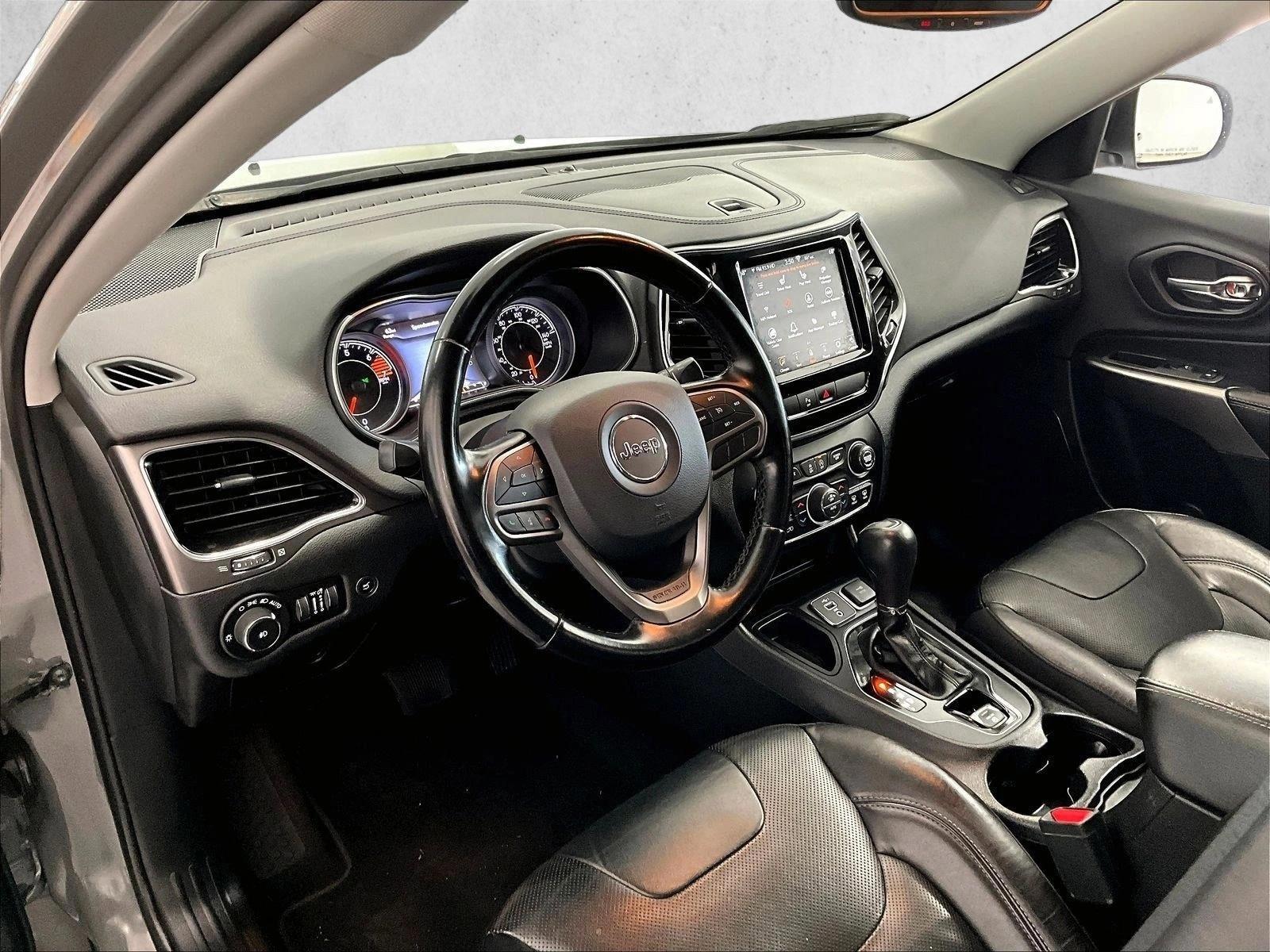 Thumbnail: 2020 Jeep Cherokee - 3