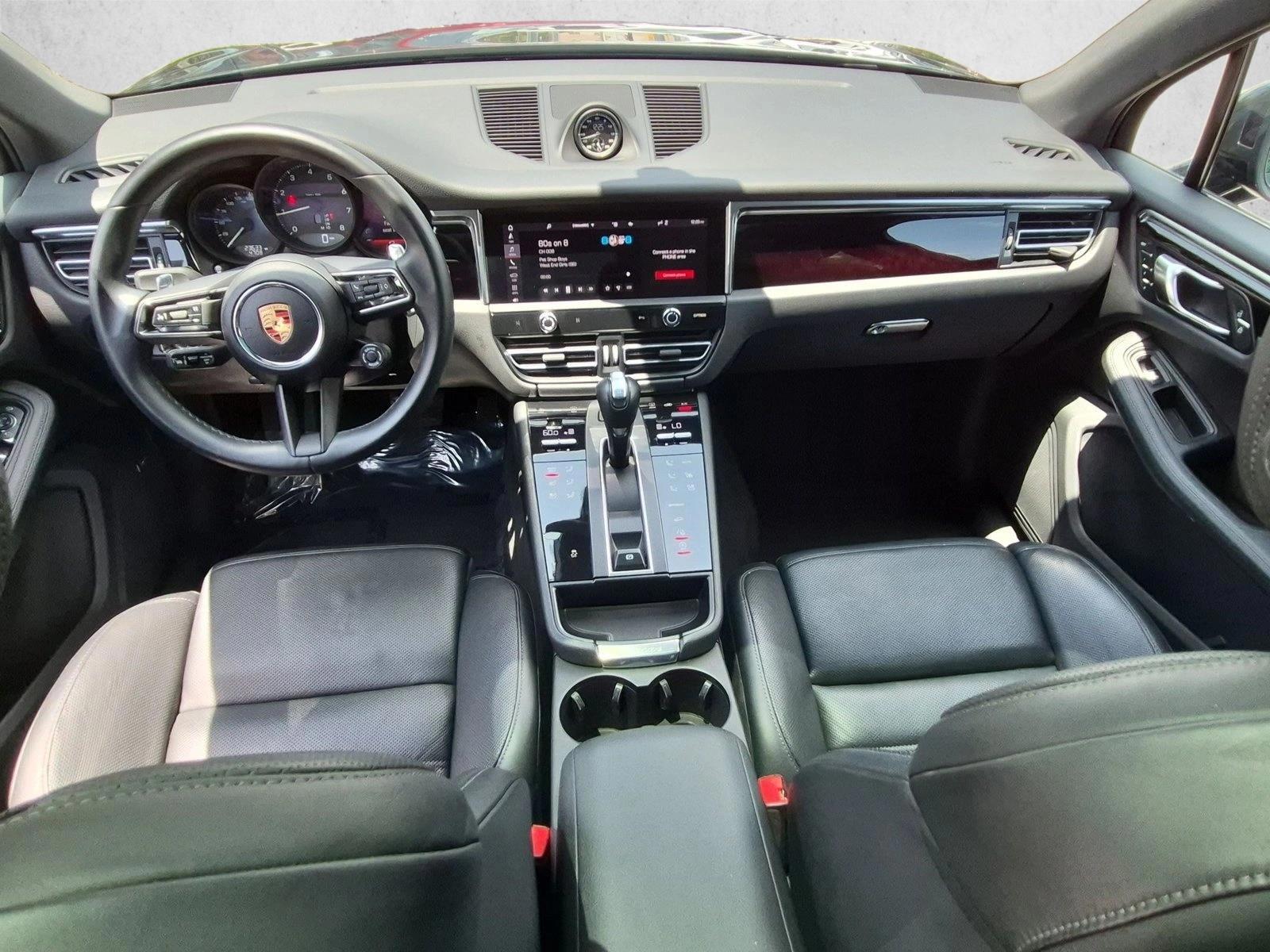 Thumbnail: 2023 Porsche Macan - 3