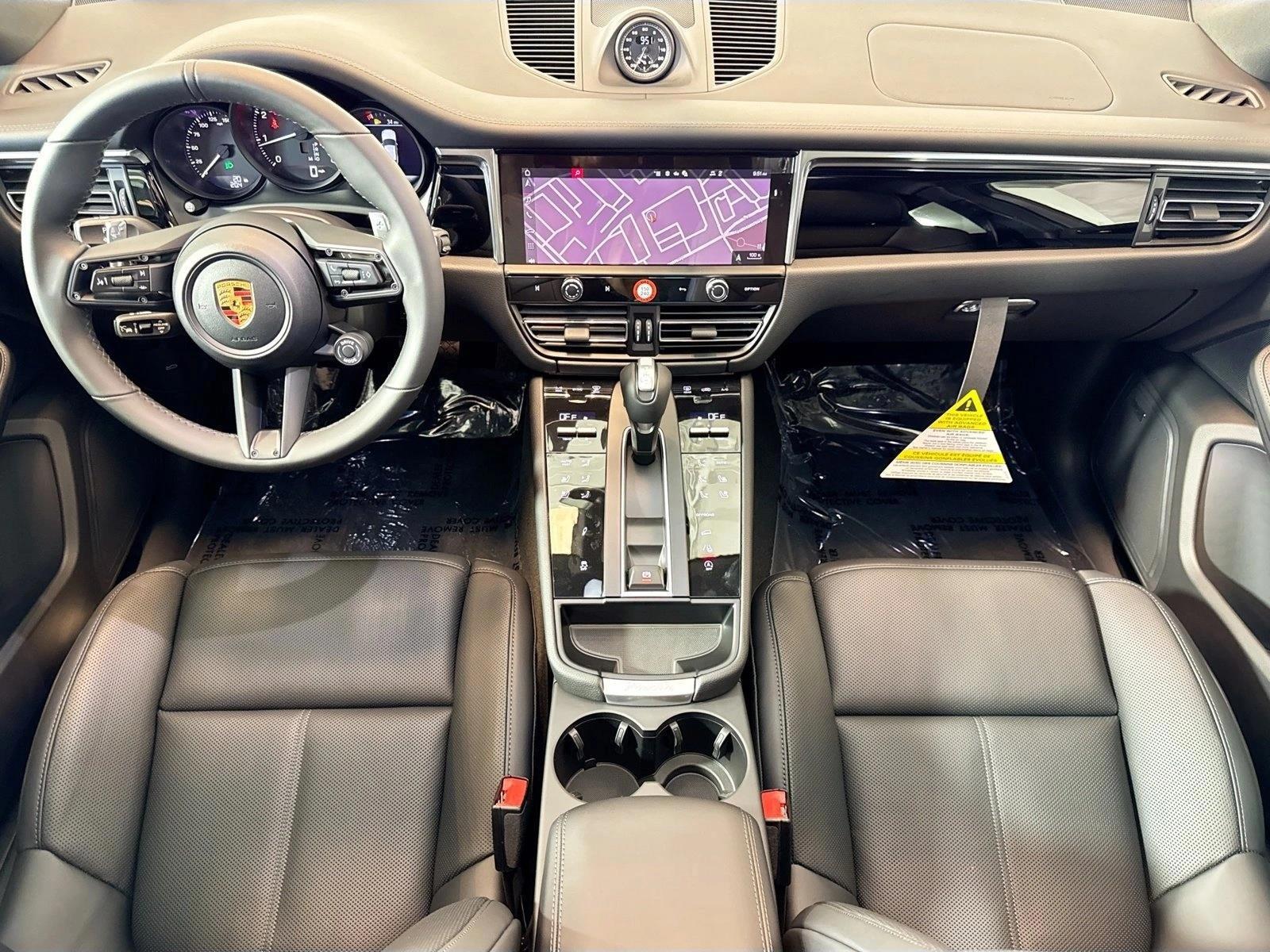 Thumbnail: 2026 Porsche Macan - 4