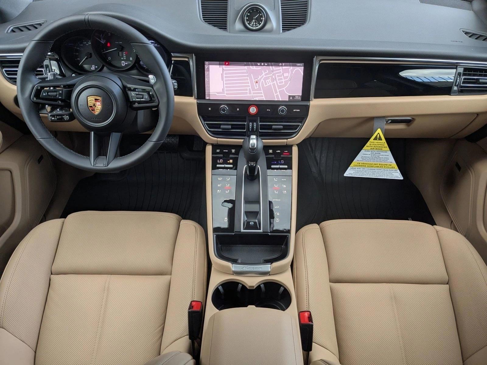 2026 Porsche Macan T - Photo 25