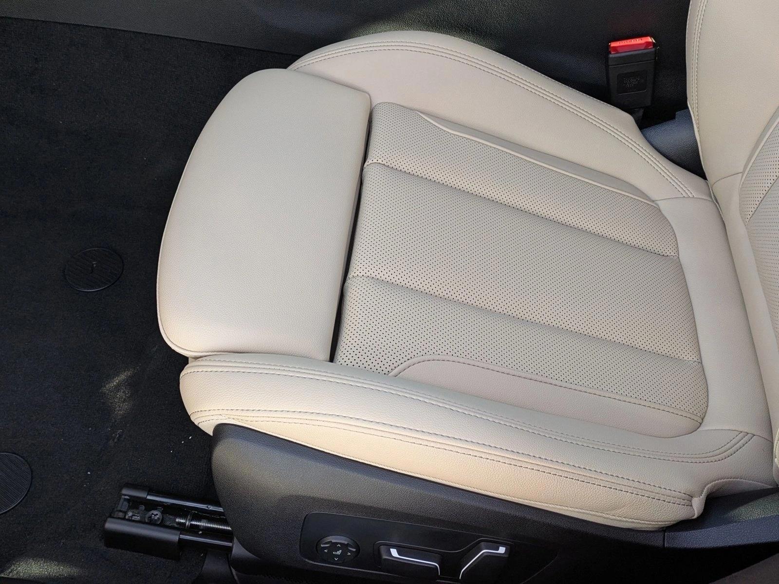 Thumbnail: 2026 BMW 3 Series - 4