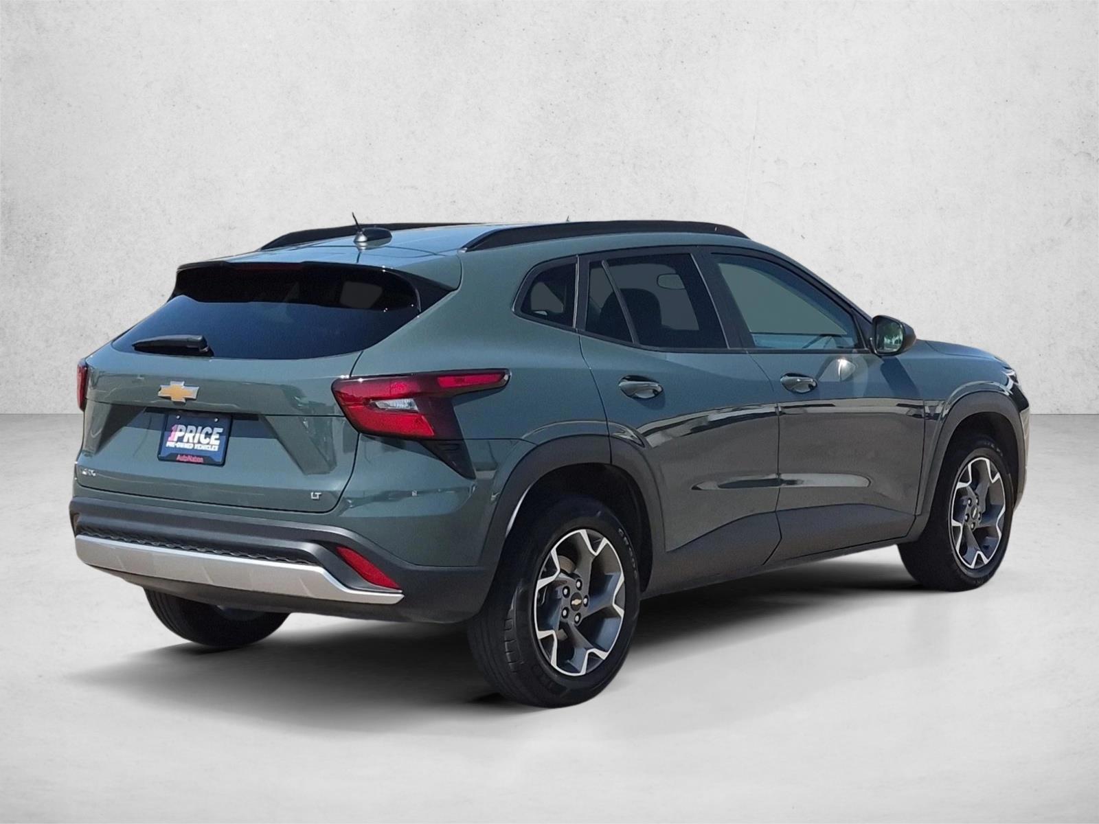 2025 Chevrolet Trax LT - Photo 5