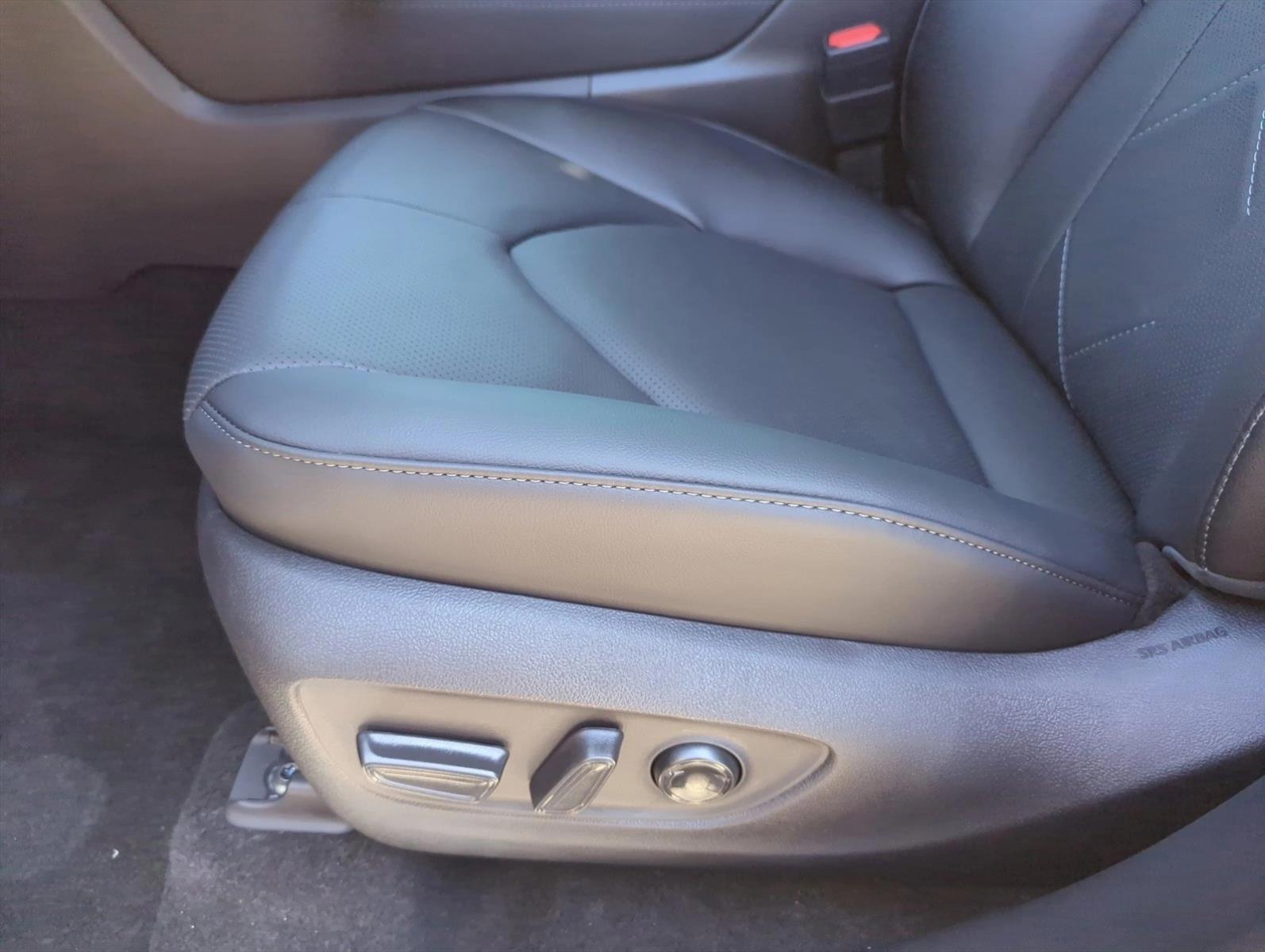 Thumbnail: 2026 Toyota Highlander - 4