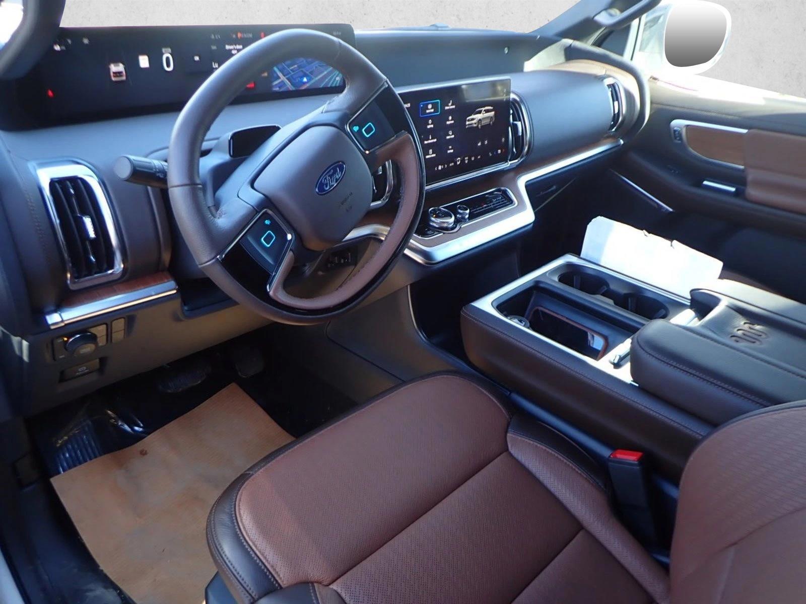 Thumbnail: 2025 Ford Expedition - 3
