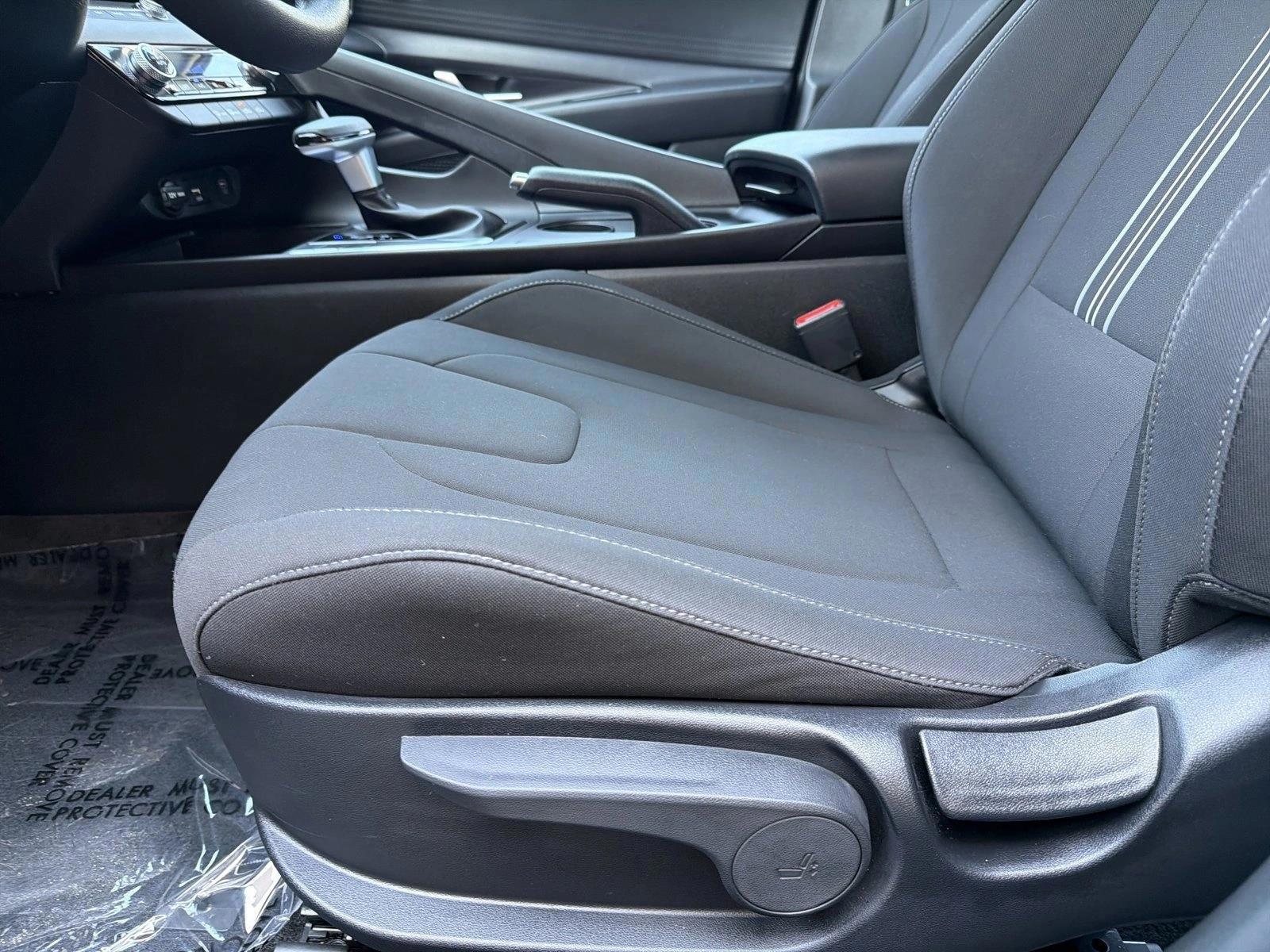 Thumbnail: 2024 Hyundai Elantra - 4