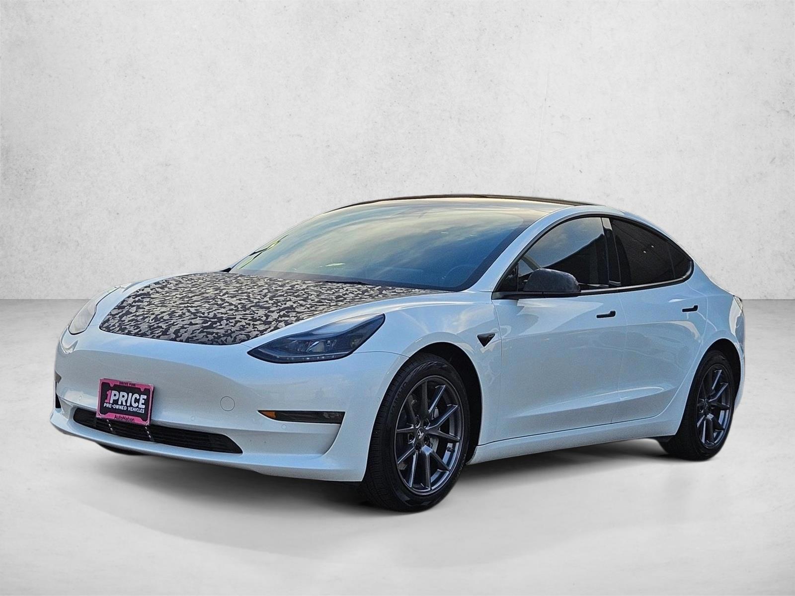 Thumbnail: 2022 Tesla Model 3 - 1