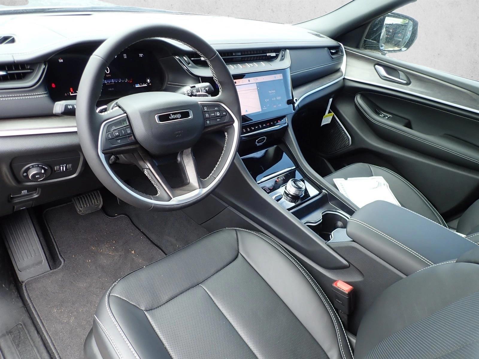 Thumbnail: 2026 Jeep Grand Cherokee L - 3